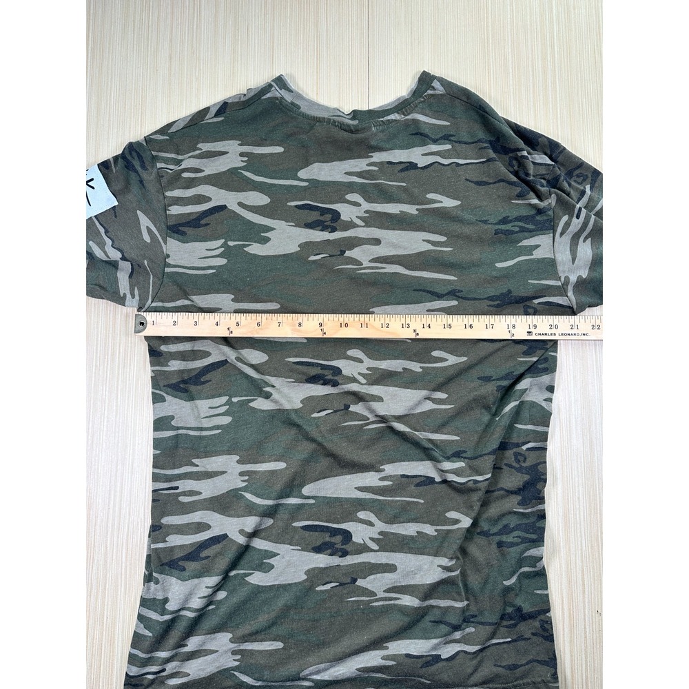 Pink Beautiful Trauma World Tour T-Shirt Mens Large Gray Camouflage Crew Neck - Picture 7 of 7
